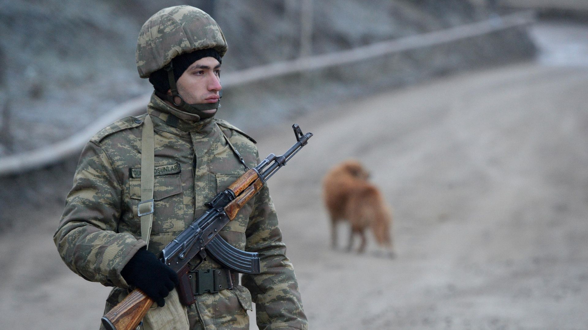 Азербайджанский военнослужащий в Кельбаджарском районе Азербайджанский военнослужащий в Кельбаджарском районе - РИА Новости, 1920, 13.03.2022