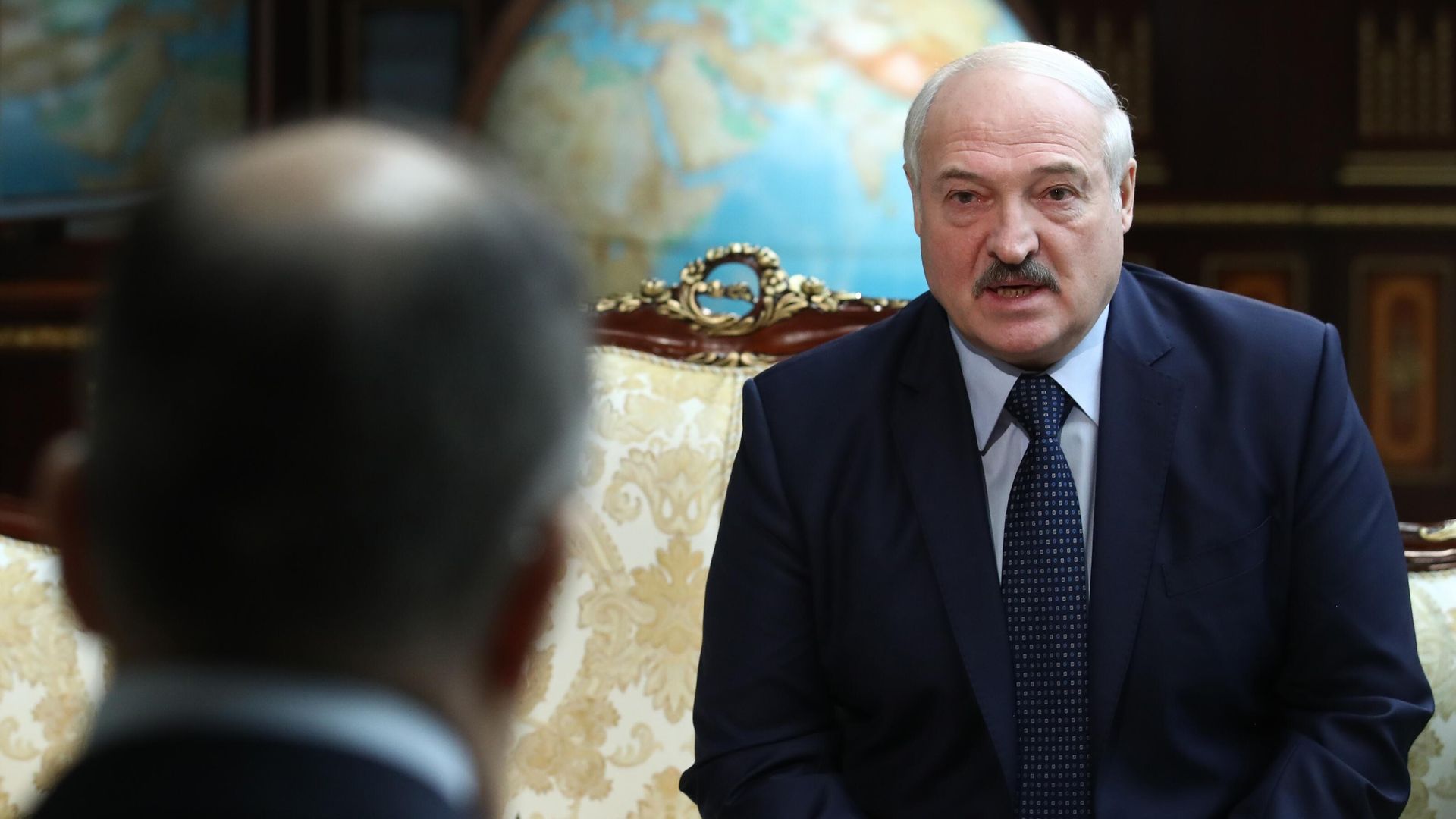 Президент Белоруссии Александр Лукашенко на встрече во Дворце независимости в Минске с министром иностранных дел России Сергеем Лавровым - РИА Новости, 1920, 11.03.2021
