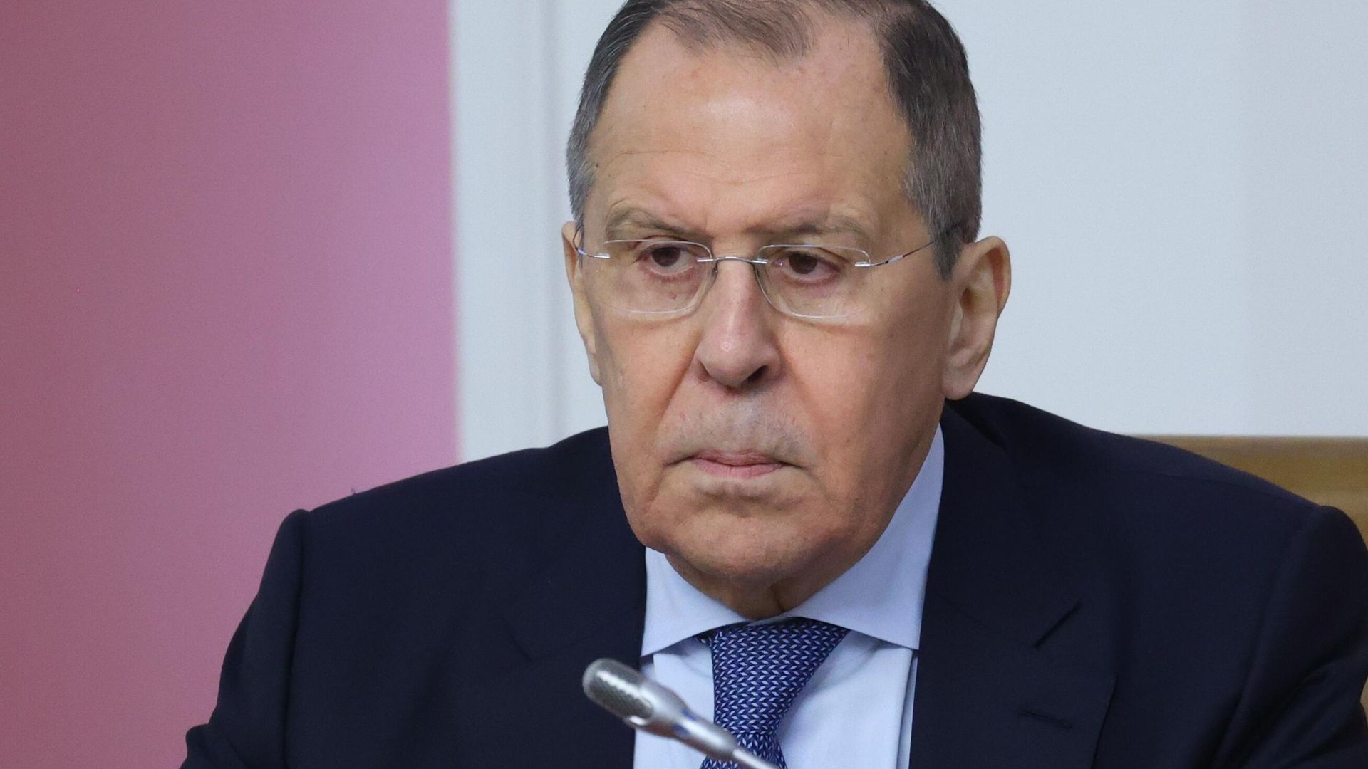 Министр иностранных дел России Сергей Лавров во время совместного заседания коллегий МИД РФ и Белоруссии в Минске Министр иностранных дел России Сергей Лавров во время совместного заседания коллегий МИД РФ и Белоруссии в Минске - РИА Новости, 1920, 08.12.2020