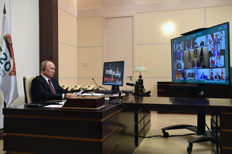 Президент РФ Владимир Путин принимает участие в работе саммита Группы двадцати в режиме видеоконференции Президент РФ Владимир Путин принимает участие в работе саммита Группы двадцати в режиме видеоконференции