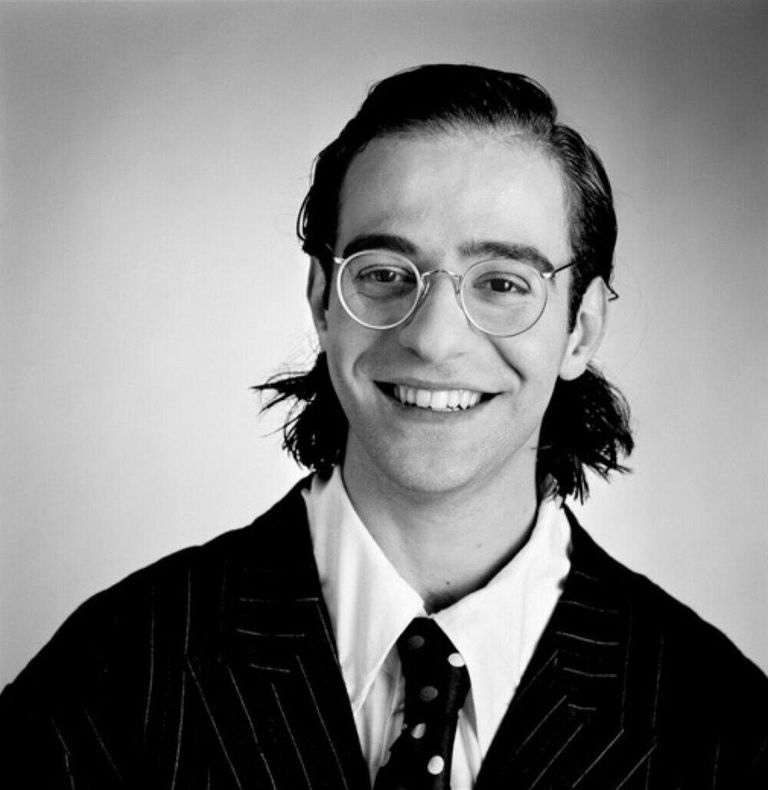 Джоне Гальяно в 1988 году Джоне Гальяно в 1988 году