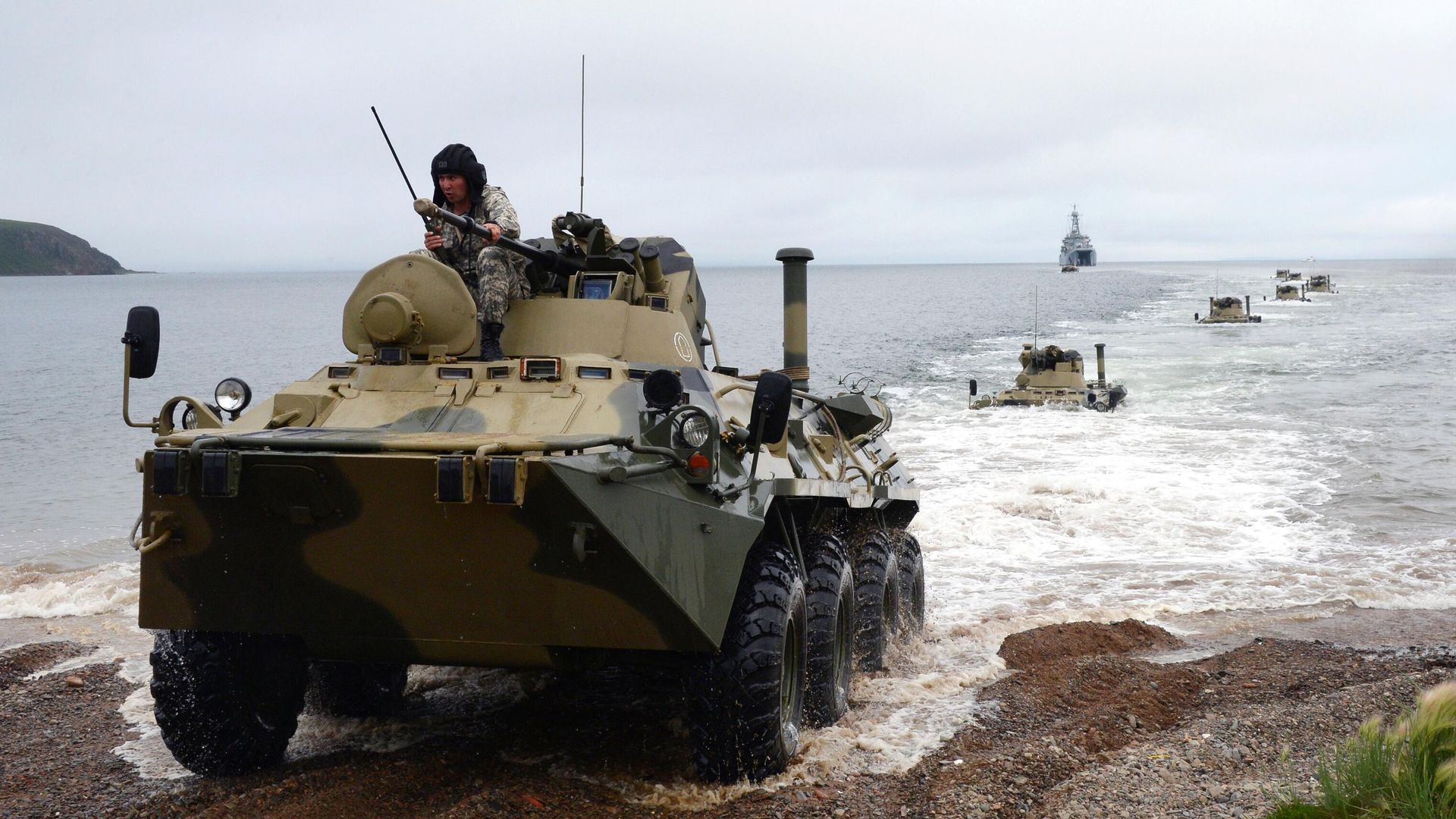 Тренировка роты морской пехоты на новых бронетранспортерах БТР-82А во Владивостоке Тренировка роты морской пехоты на новых бронетранспортерах БТР-82А во Владивостоке - РИА Новости, 1920, 30.03.2021