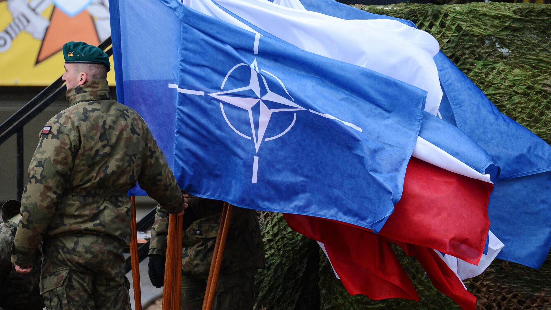 Церемония приветствия многонационального батальона НАТО под руководством США в польском Ожише Церемония приветствия многонационального батальона НАТО под руководством США в польском Ожише - РИА Новости, 1920, 31.01.2021
