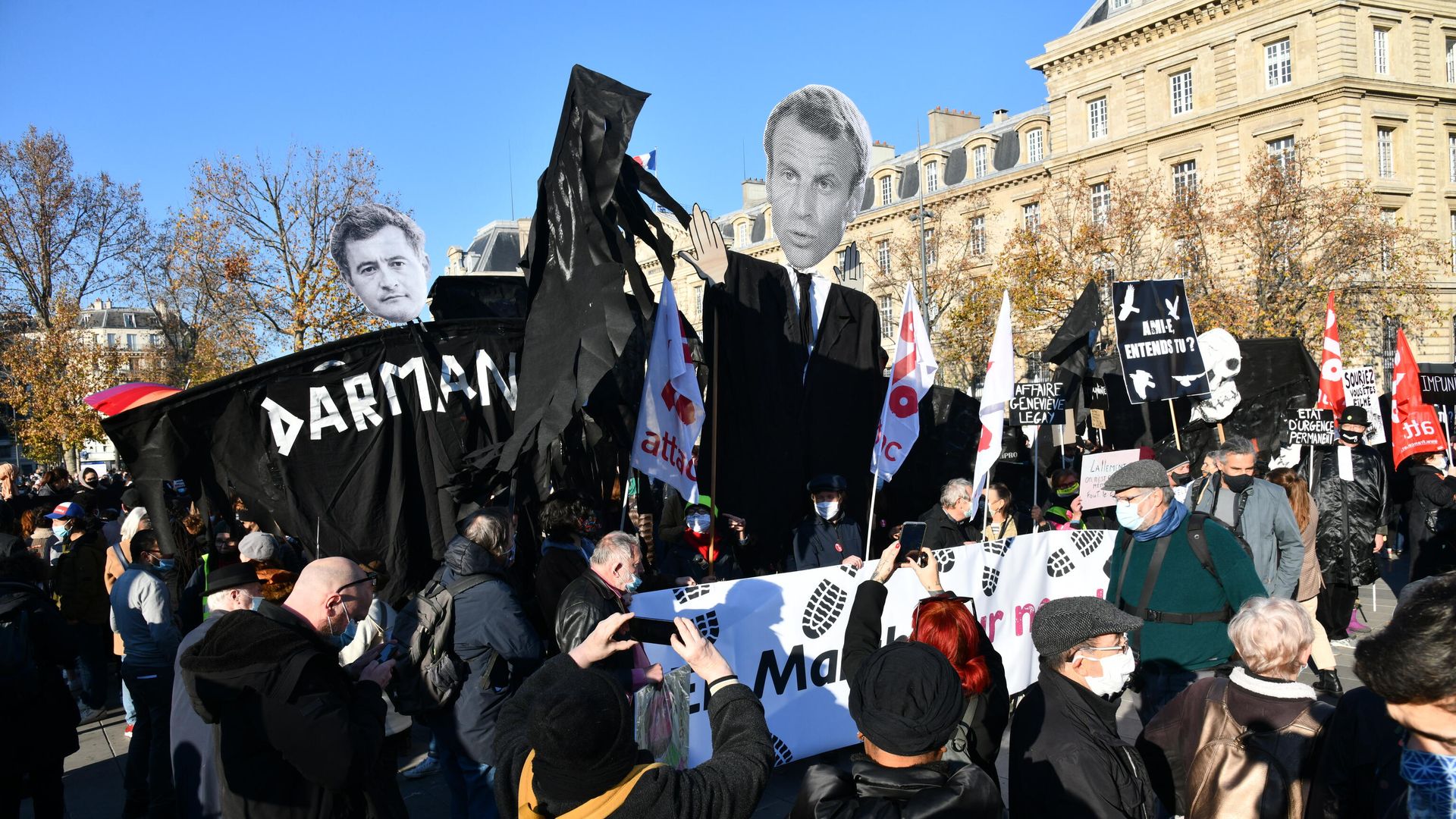 Участники акции недовольства действиями правоохранительных органов в отношении мигрантов и против внесения поправки к закону О национальной безопасности, Участники акции недовольства действиями правоохранительных органов в отношении мигрантов и против внесения поправки к закону О национальной безопасности, - РИА Новости, 1920, 28.11.2020