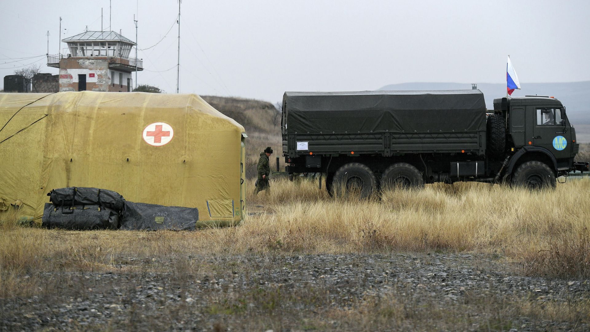 Развертывание российскими военными полевого госпиталя в Степанакерте Развертывание российскими военными полевого госпиталя в Степанакерте - РИА Новости, 1920, 07.12.2020