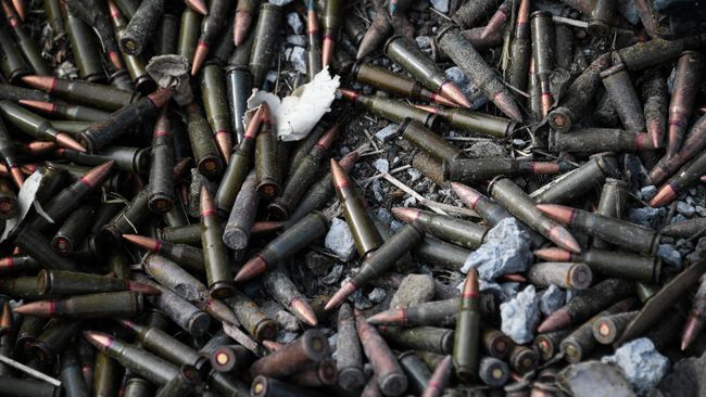 Боеприпасы, найденные во время разминирования местности в районах Нагорного Карабаха и подготовленные к уничтожению