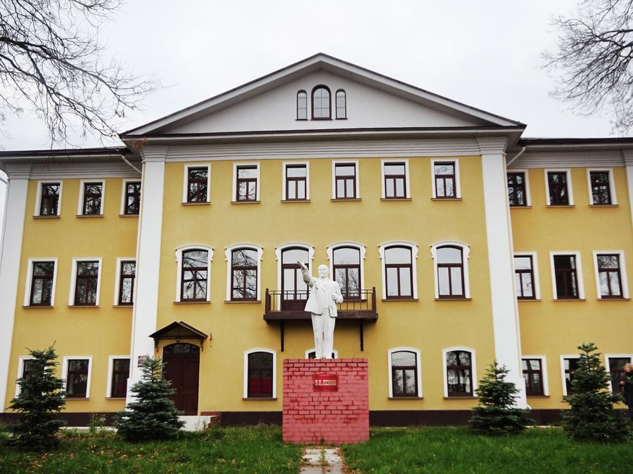 Дом купца Большакова (кон. 18 в.) Дом купца Большакова (кон. 18 в.)