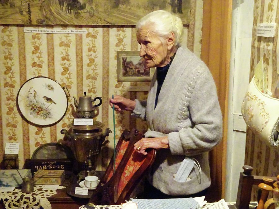 В доме Полежаевых. Экскурсовод Римма Шакировна Мустафина В доме Полежаевых. Экскурсовод Римма Шакировна Мустафина