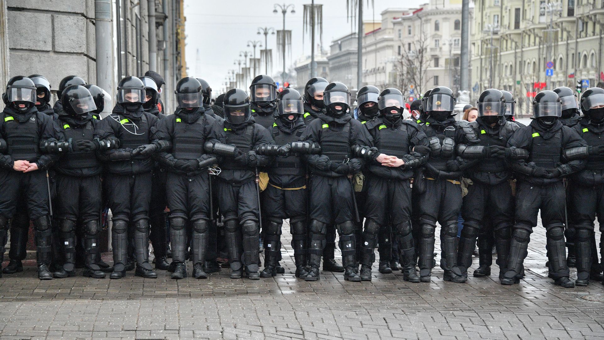Сотрудники правоохранительных органов на акции протеста пенсионеров Марш мудрости в Минске Сотрудники правоохранительных органов на акции протеста пенсионеров Марш мудрости в Минске - РИА Новости, 1920, 22.03.2021