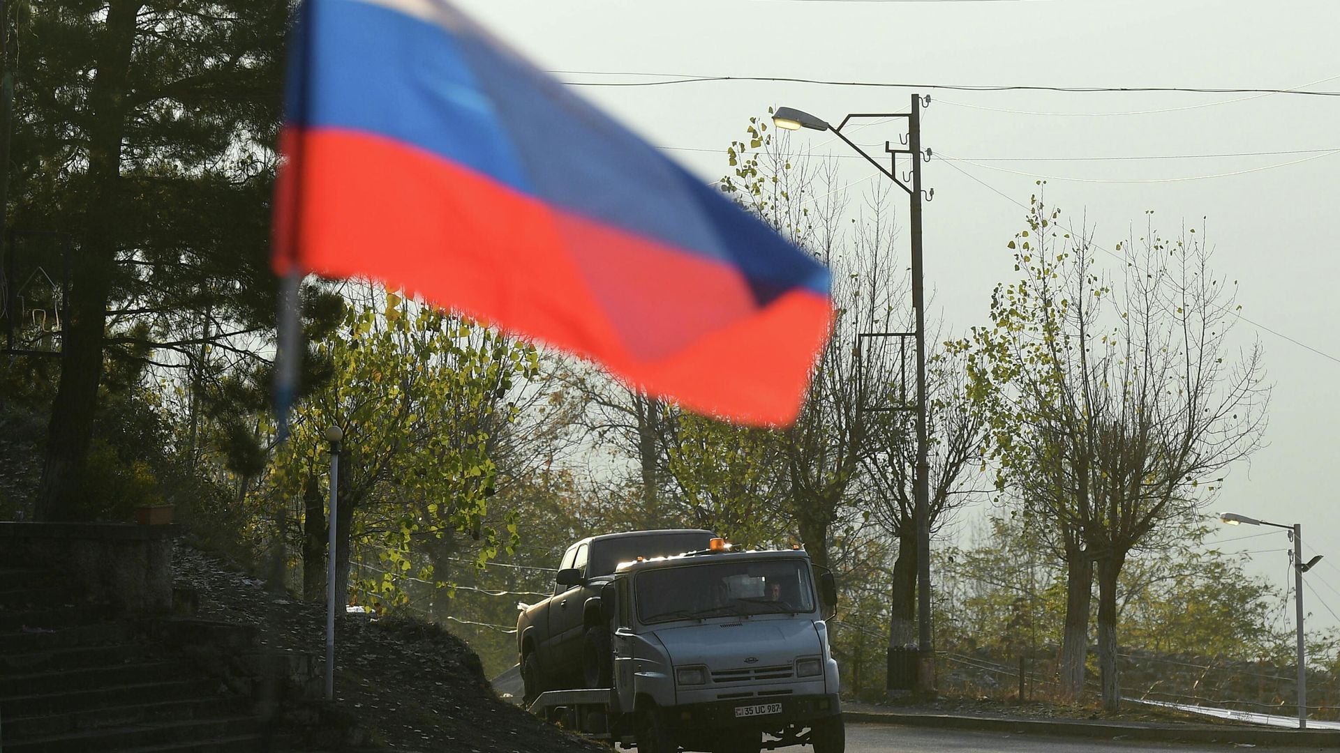Флаг российских миротворцев в Нагорном Карабахе Флаг российских миротворцев в Нагорном Карабахе - РИА Новости, 1920, 15.09.2022