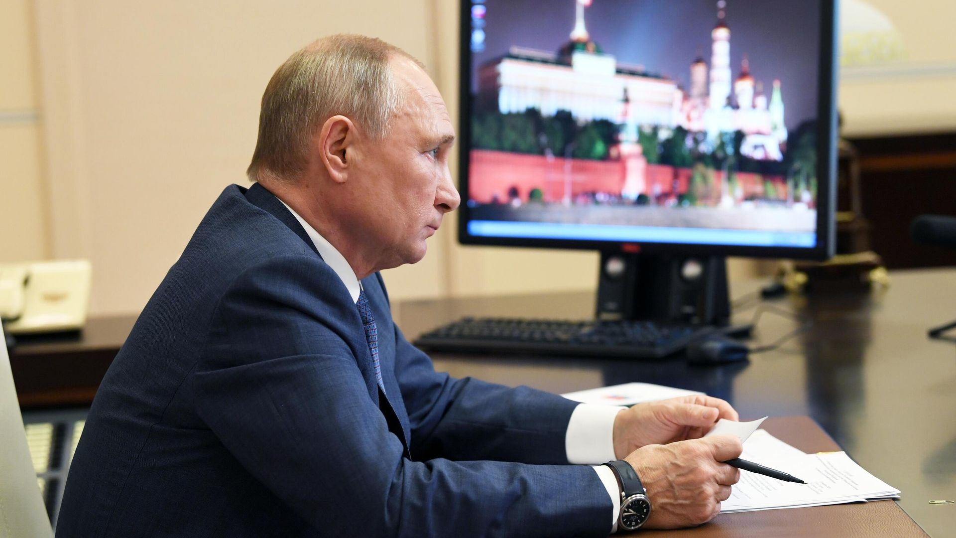 Президент РФ Владимир Путин принимает участие в открытии многофункциональных медцентров Минобороны России в режиме видеоконференции Президент РФ Владимир Путин принимает участие в открытии многофункциональных медцентров Минобороны России в режиме видеоконференции - РИА Новости, 1920, 14.09.2021