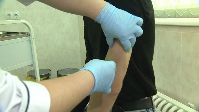 Вакцина в массы: в Москве начали прививать от COVID-19 Вакцина в массы: в Москве начали прививать от COVID-19 - РИА Новости, 1920, 16.01.2021