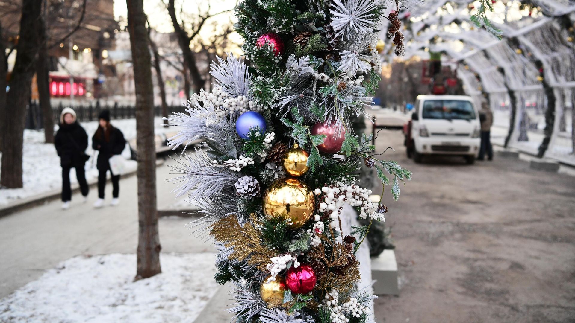 Новогодние украшения на Тверском бульваре в Москве Новогодние украшения на Тверском бульваре в Москве - РИА Новости, 1920, 18.12.2020