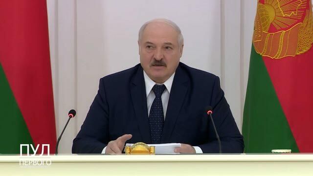 Лукашенко приказал заставить работать всех тунеядцев болтающихся Лукашенко приказал заставить работать всех тунеядцев болтающихся - РИА Новости, 1920, 07.12.2020