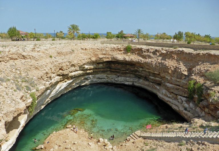 Карстовый провал Колодец Бимма в Омане Карстовый провал Колодец Бимма в Омане