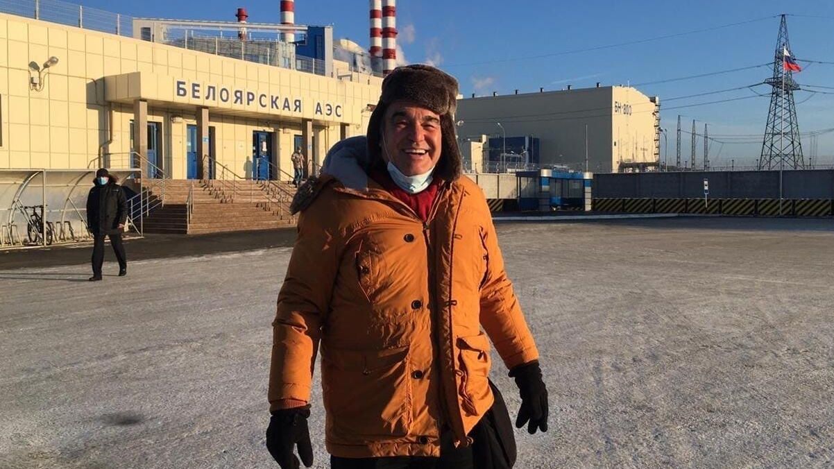 Кинорежиссёр, сценарист и продюсер Оливер Стоун возле Белоярской атомной электростанции Кинорежиссёр, сценарист и продюсер Оливер Стоун возле Белоярской атомной электростанции - РИА Новости, 1920, 08.12.2020