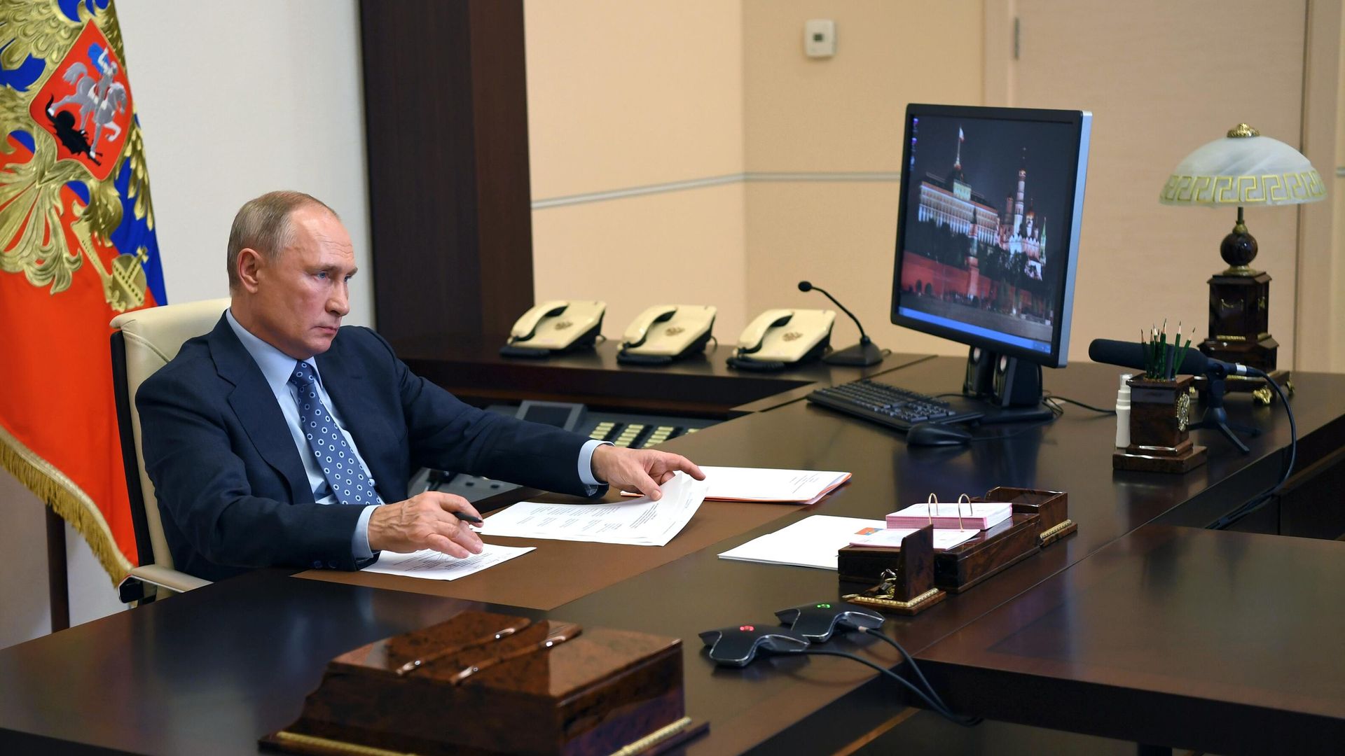 Президент РФ Владимир Путин проводит совещание о параметрах финансового плана и инвестиционной программы ОАО РЖД Президент РФ Владимир Путин проводит совещание о параметрах финансового плана и инвестиционной программы ОАО РЖД - РИА Новости, 1920, 08.12.2020