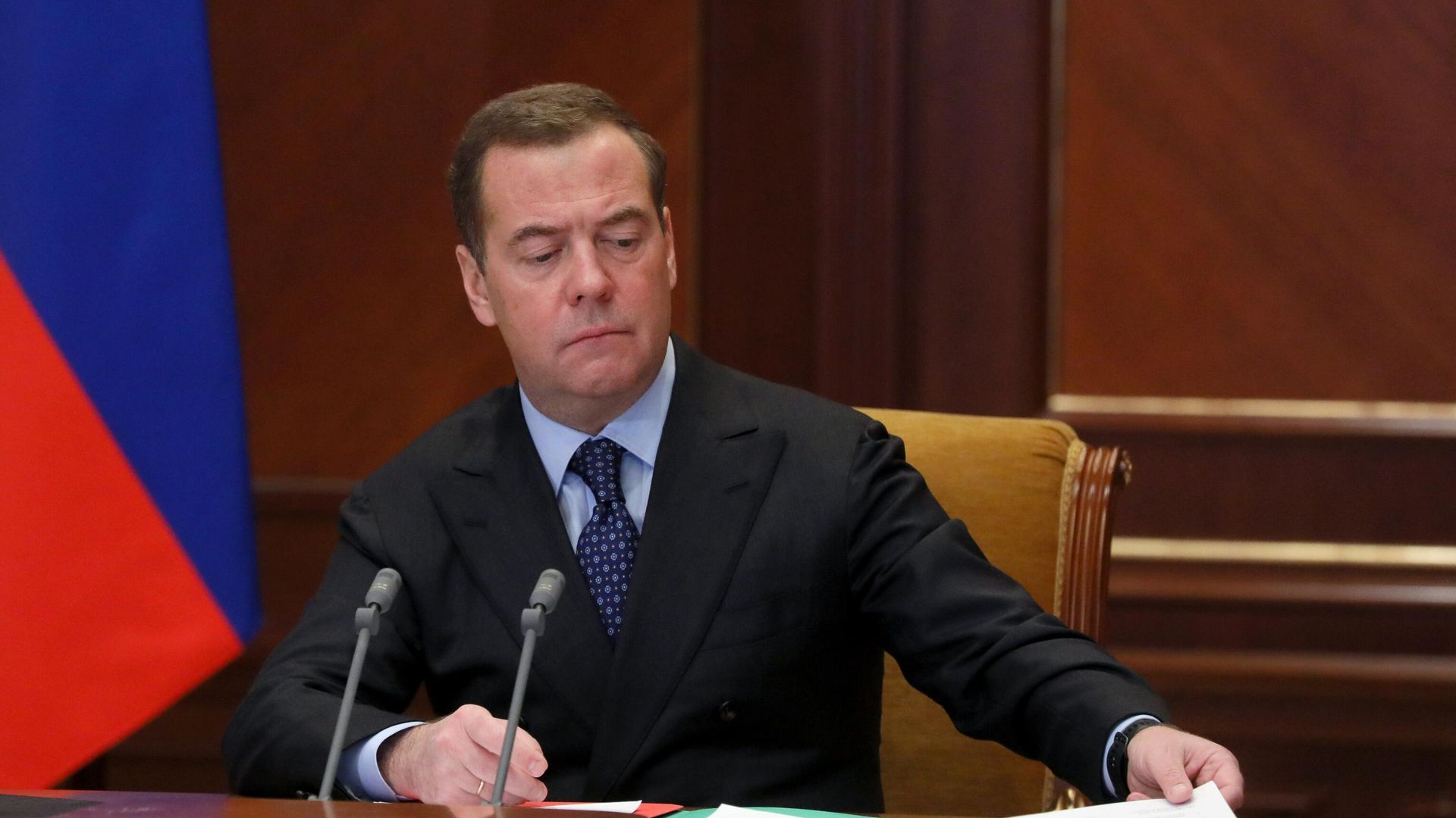 Заместитель председателя Совета безопасности РФ Дмитрий Медведев провел совещание по вопросу О мерах по активизации перехода РФ на отечественную продукцию Заместитель председателя Совета безопасности РФ Дмитрий Медведев провел совещание по вопросу О мерах по активизации перехода РФ на отечественную продукцию - РИА Новости, 1920, 19.01.2021