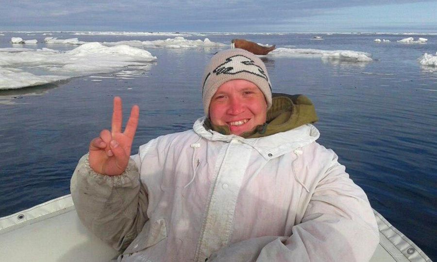 Максим на лодке Максим на лодке