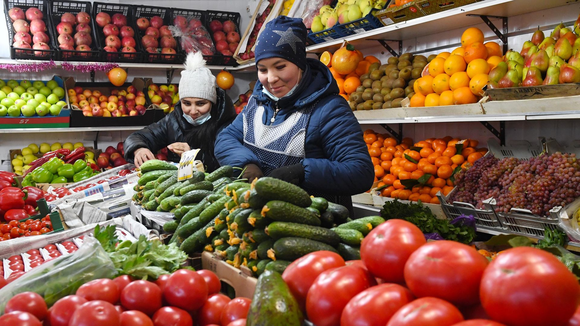 Продажа овощей и фруктов на Преображенском рынке в Москве Продажа овощей и фруктов на Преображенском рынке в Москве - РИА Новости, 1920, 20.03.2026