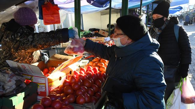 Продажа помидоров на Преображенском рынке в Москве Продажа помидоров на Преображенском рынке в Москве