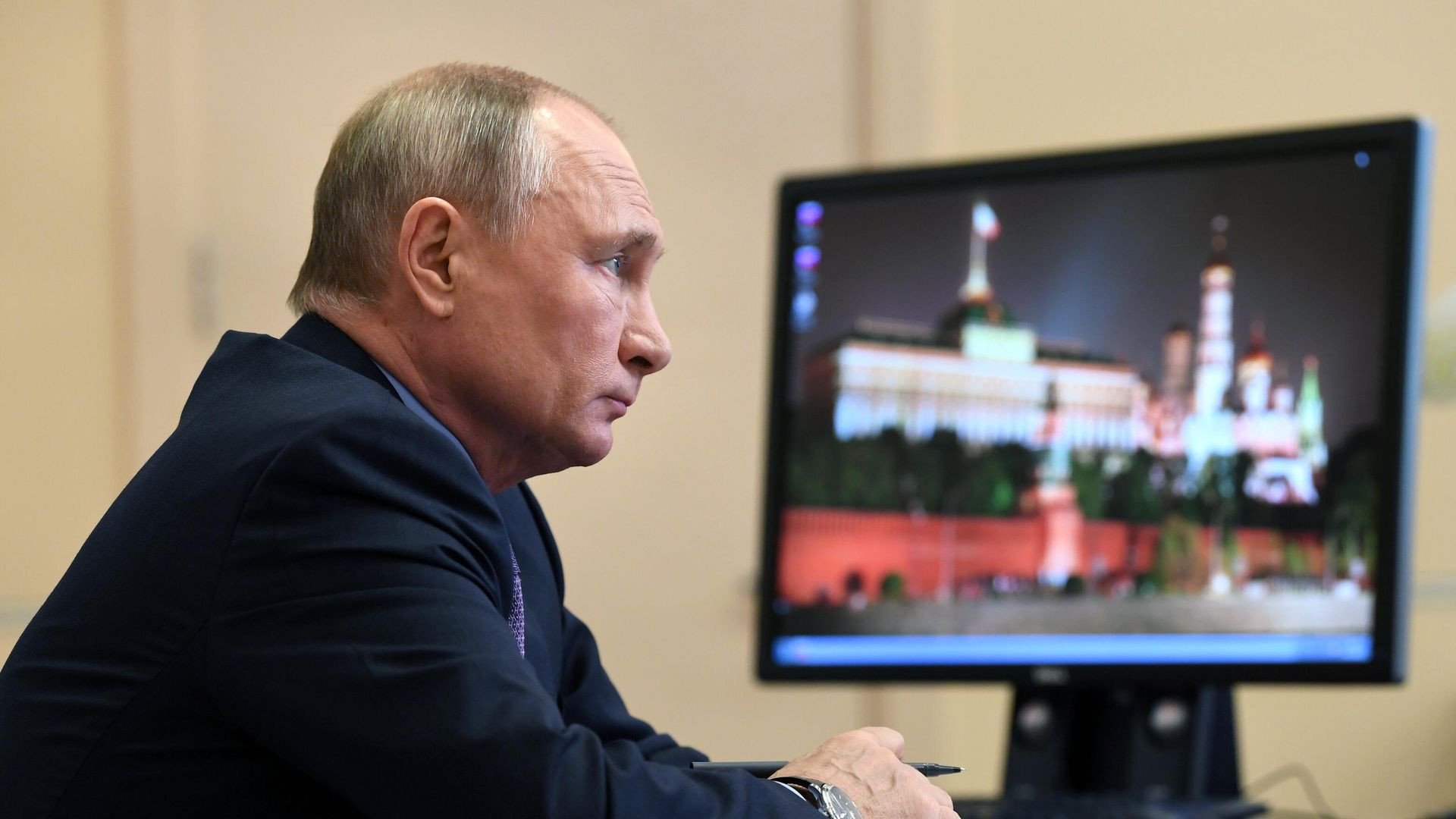 Владимир Путин проводит в режиме видеоконференции совещание с членами правительства РФ Владимир Путин проводит в режиме видеоконференции совещание с членами правительства РФ - РИА Новости, 1920, 09.12.2020