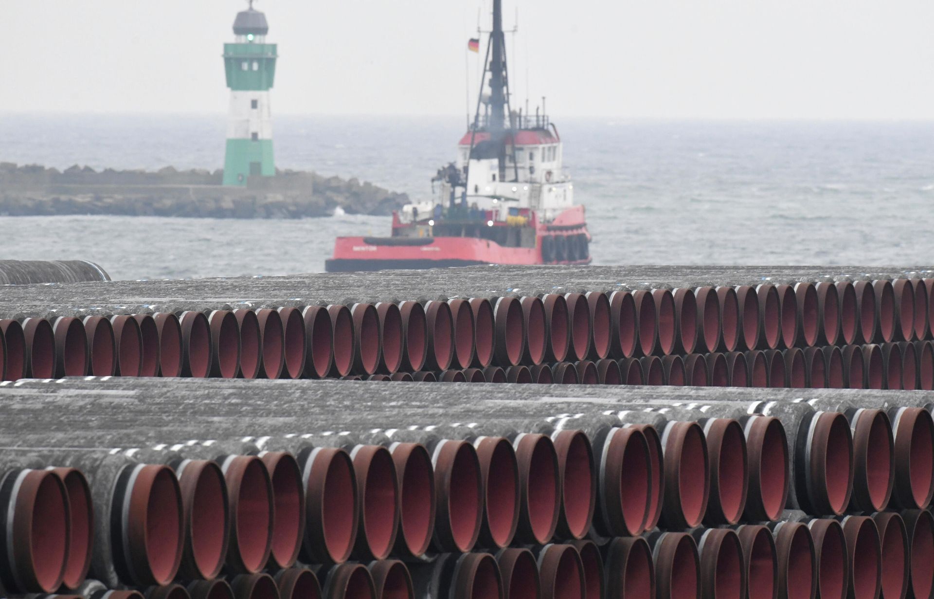 Трубы для строительства газопровода Nord Stream 2 в порту Мукран, Германия Трубы для строительства газопровода Nord Stream 2 в порту Мукран, Германия - РИА Новости, 1920, 22.12.2020