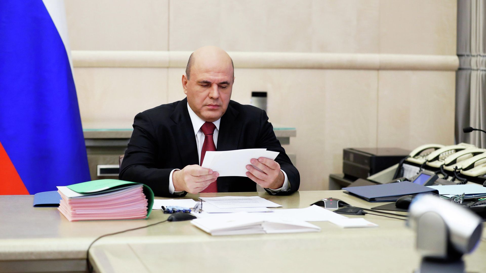 Председатель правительства РФ Михаил Мишустин во время совещания с членами кабинета министров РФ в режиме видеоконференции - РИА Новости, 1920, 12.12.2020