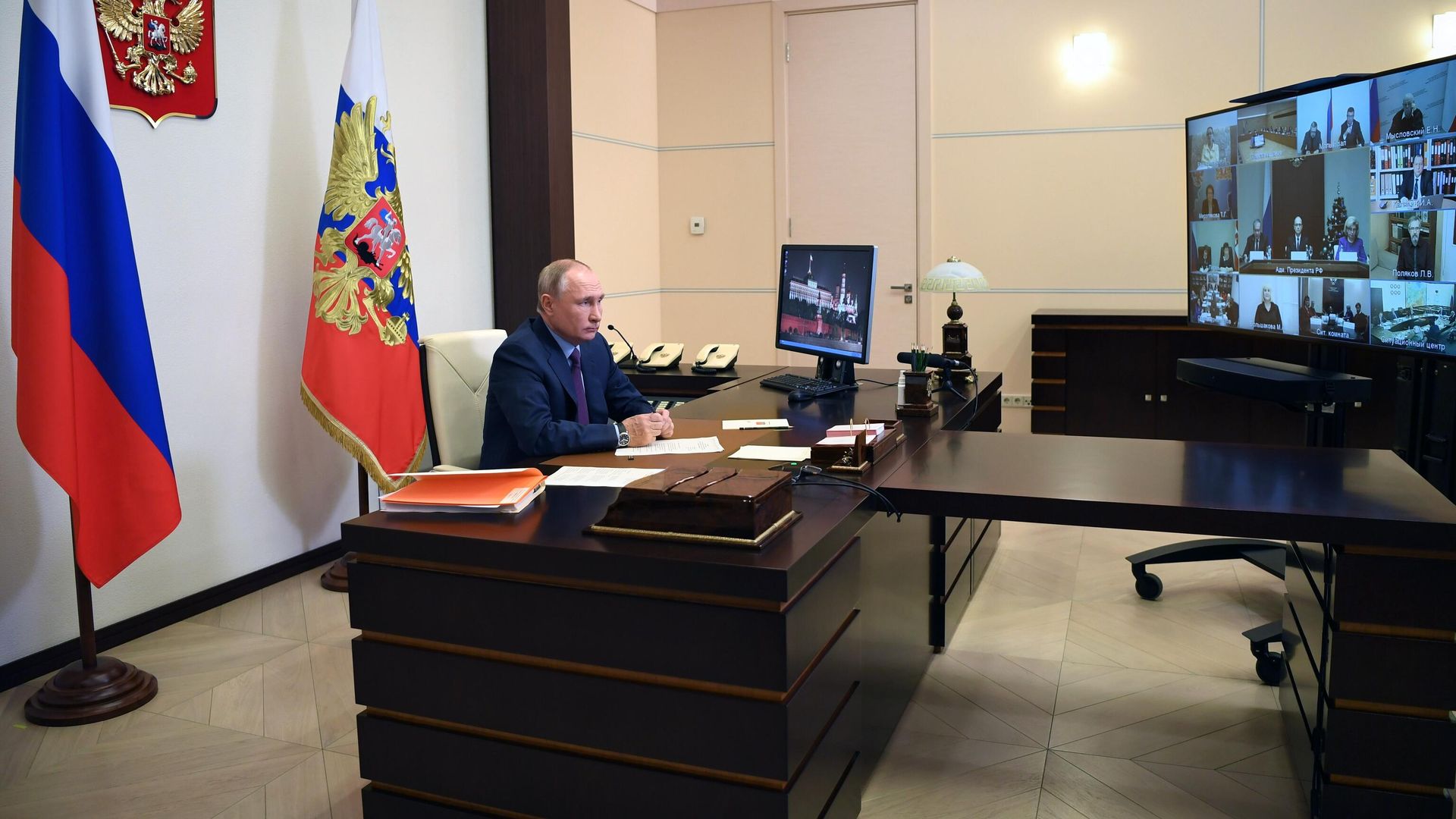Президент РФ Владимир Путин проводит в режиме видеоконференции заседание Совета по развитию гражданского общества и правам человека Президент РФ Владимир Путин проводит в режиме видеоконференции заседание Совета по развитию гражданского общества и правам человека - РИА Новости, 1920, 10.12.2020