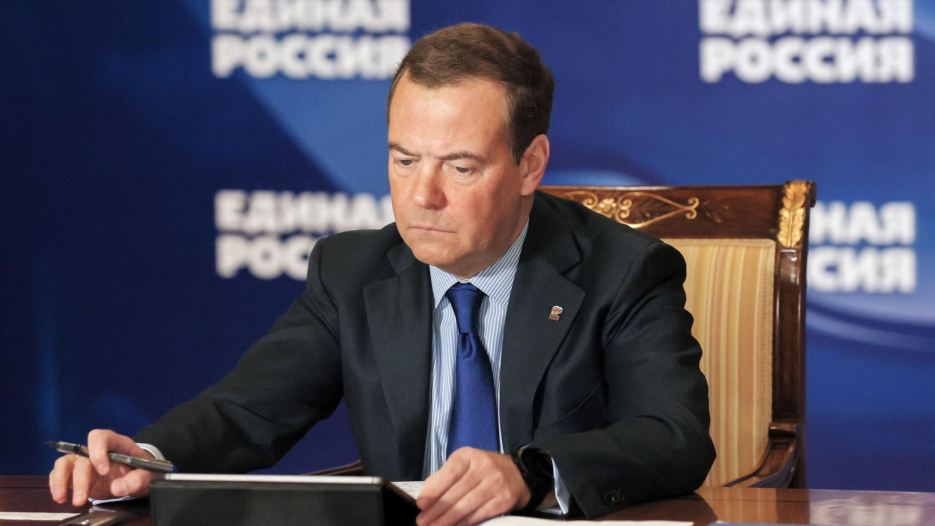Председатель Единой России Дмитрий Медведев проводит онлайн-прием граждан Председатель Единой России Дмитрий Медведев проводит онлайн-прием граждан - РИА Новости, 1920, 14.12.2020