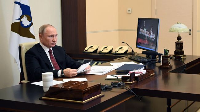 Президент РФ Владимир Путин во время заседания ВЕЭС