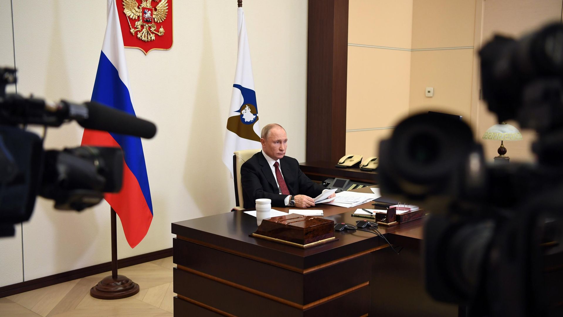 Президент РФ Владимир Путин во время заседания ВЕЭС Президент РФ Владимир Путин во время заседания ВЕЭС - РИА Новости, 1920, 11.12.2020