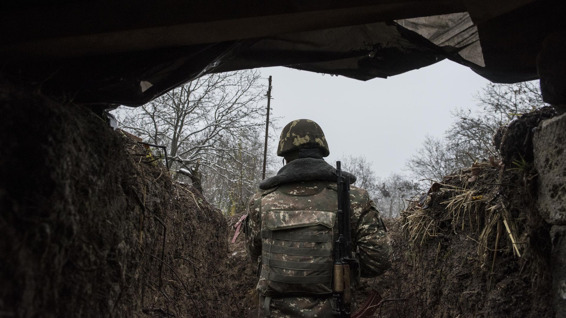 Военнослужащий армии обороны Нагорно-Карабахской республики на линии соприкосновения Азербайджана и Нагорного Карабаха - РИА Новости, 1920, 15.12.2020