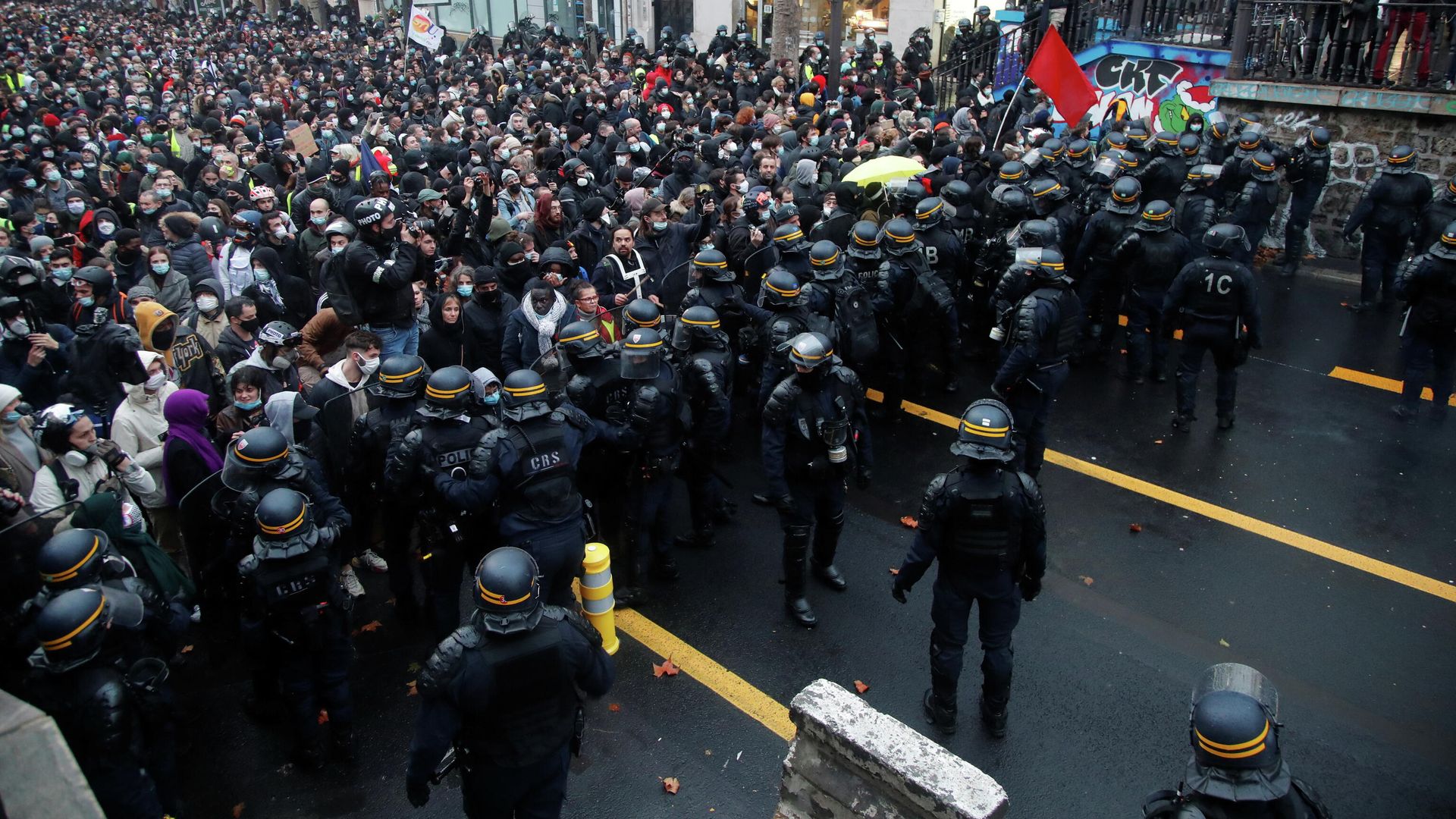 Акция против 24-й статьи законопроекта О глобальной безопасности в Париже, Франция Акция против 24-й статьи законопроекта О глобальной безопасности в Париже, Франция - РИА Новости, 1920, 12.12.2020