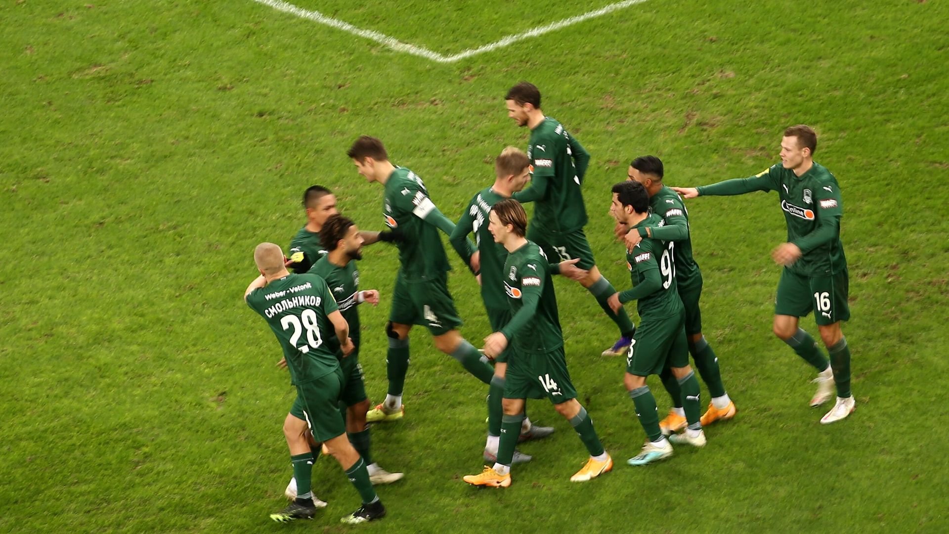 Игроки ФК Краснодар радуются забитому мячу в матче 18-го тура чемпионата России по футболу среди клубов Премьер-лиги между командами ФК Краснодар (Краснодар) и ФК Локомотив (Москва). Игроки ФК Краснодар радуются забитому мячу в матче 18-го тура чемпионата России по футболу среди клубов Премьер-лиги между командами ФК Краснодар (Краснодар) и ФК Локомотив (Москва). - РИА Новости, 1920, 14.03.2021