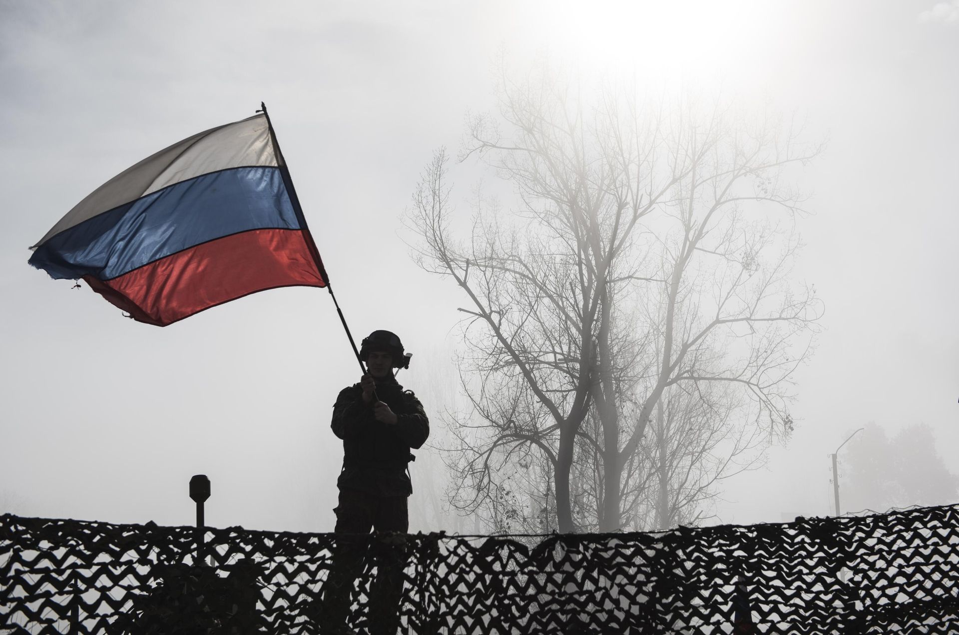 Российский миротворец на блокпосту №6 на въезде в город Шуша Российский миротворец на блокпосту №6 на въезде в город Шуша - РИА Новости, 1920, 14.12.2020