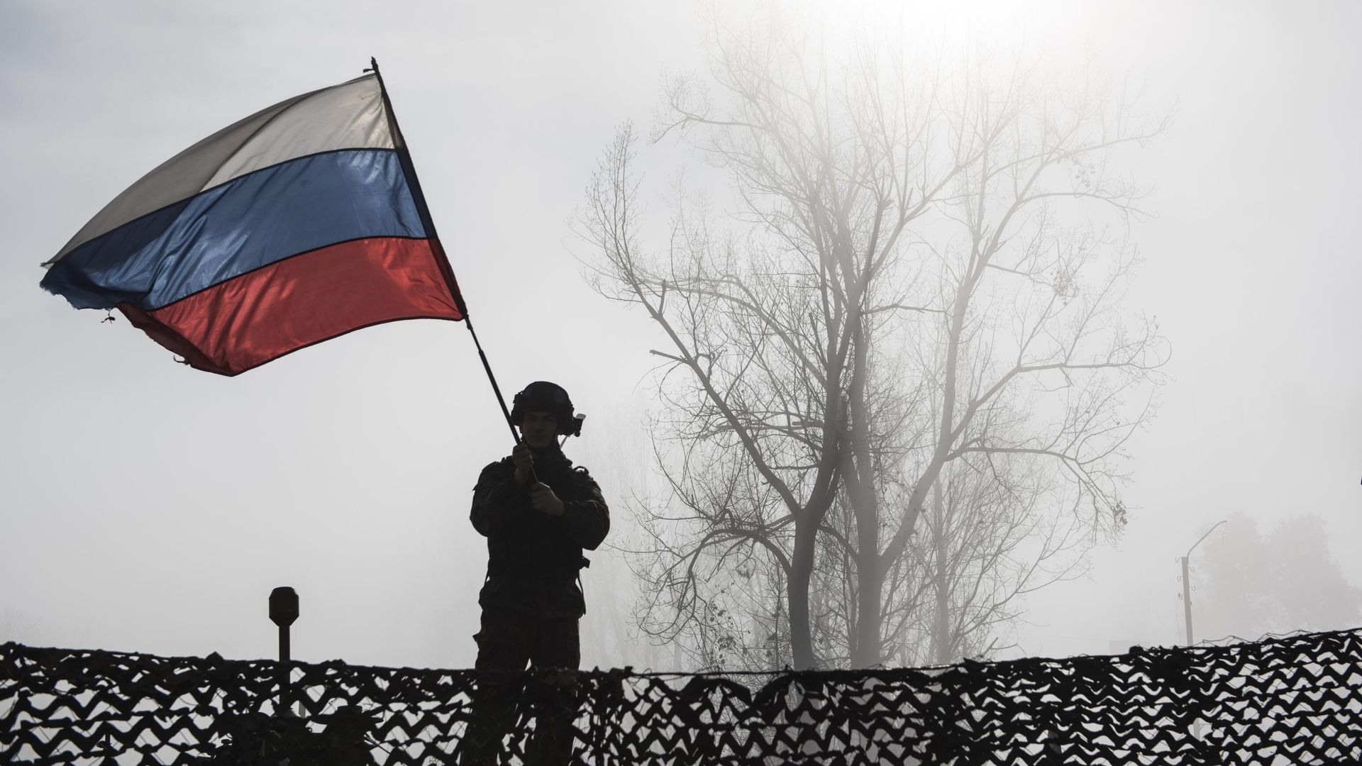 Российский миротворец на блокпосту № 6 на въезде в город Шуша Российский миротворец на блокпосту № 6 на въезде в город Шуша - РИА Новости, 1920, 27.03.2022
