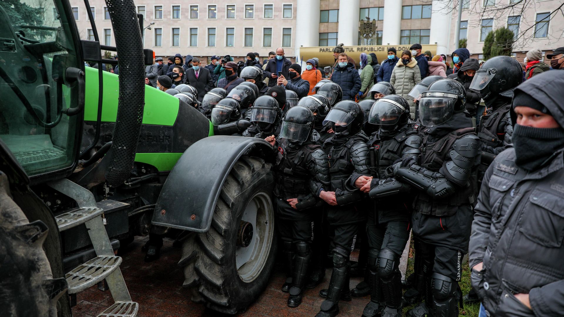 Акция протеста фермеров в Кишиневе Акция протеста фермеров в Кишиневе - РИА Новости, 1920, 10.12.2025