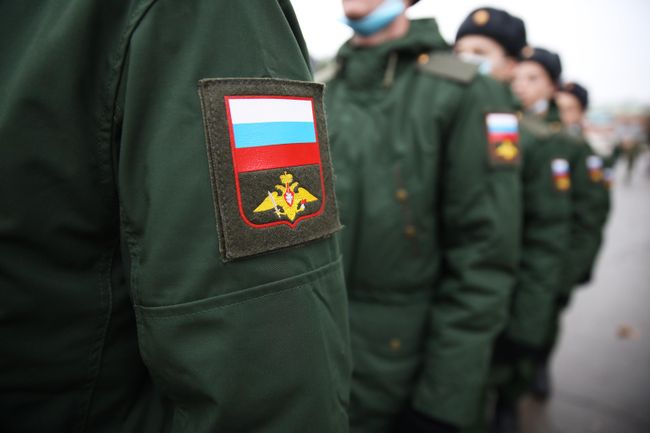 Призывники перед отправкой на службу 