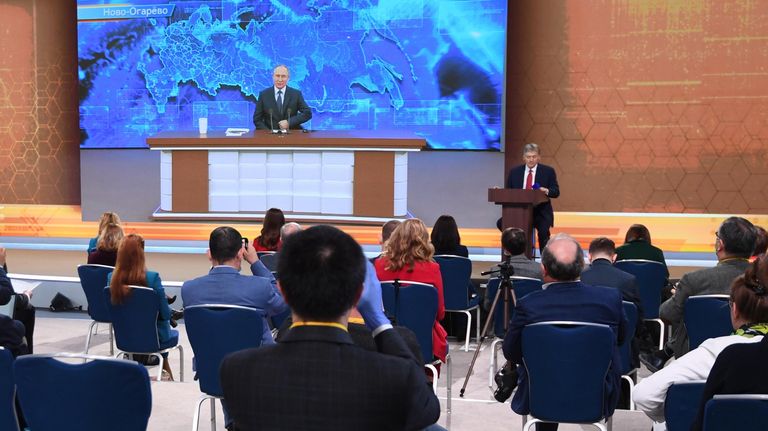 Президент России Владимир Путин в режиме видеоконференции участвует в ежегодной пресс-конференции Президент России Владимир Путин в режиме видеоконференции участвует в ежегодной пресс-конференции
