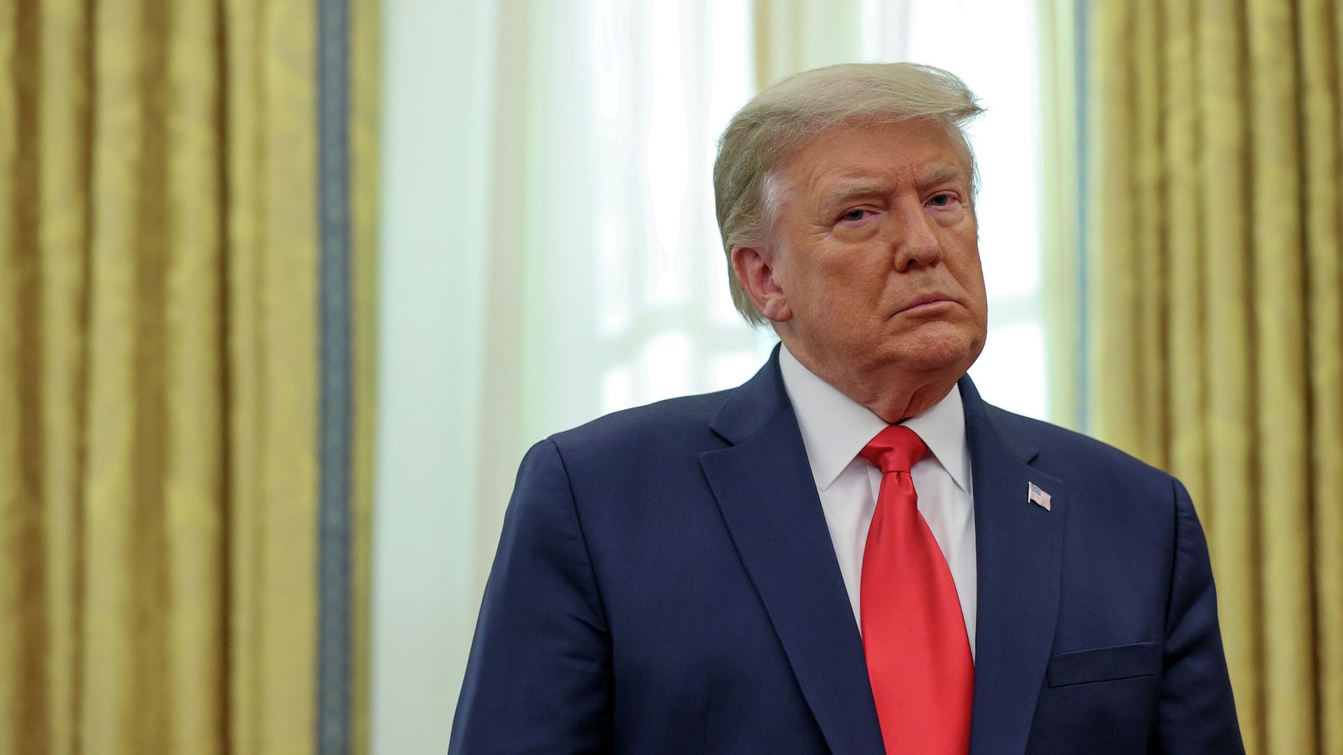 Президент США Дональд Трамп в Овальном кабинете Белого дома Президент США Дональд Трамп в Овальном кабинете Белого дома - РИА Новости, 1920, 17.12.2020