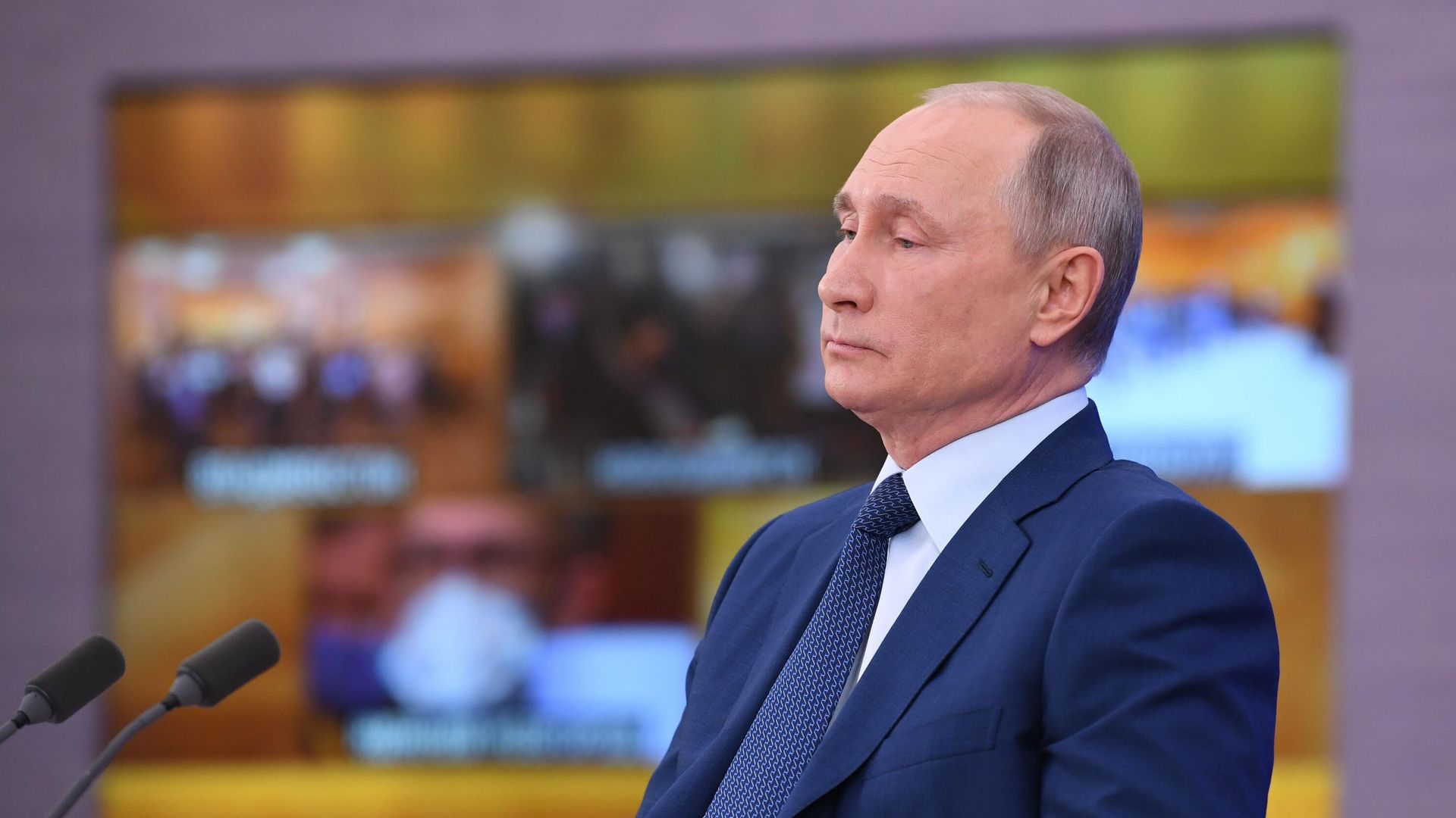 Президент РФ Владимир Путин на большой ежегодной пресс-конференции Президент РФ Владимир Путин на большой ежегодной пресс-конференции - РИА Новости, 1920, 17.12.2020