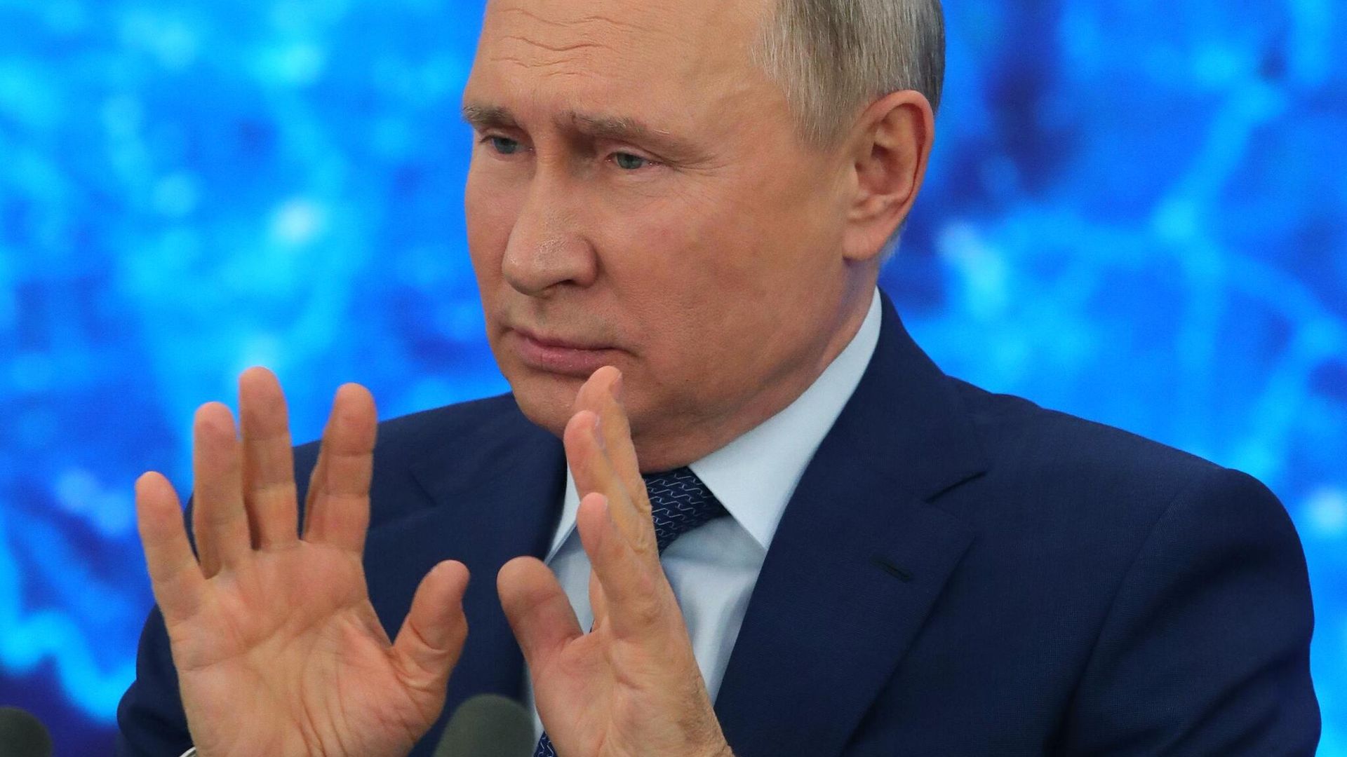 Президент РФ Владимир Путин на большой ежегодной пресс-конференции в режиме видеоконференции Президент РФ Владимир Путин на большой ежегодной пресс-конференции в режиме видеоконференции - РИА Новости, 1920, 17.12.2020