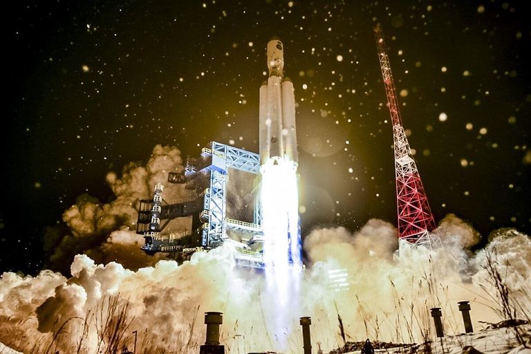Пуск российской ракеты Ангара-А5 с космодрома Плесецк Пуск российской ракеты Ангара-А5 с космодрома Плесецк