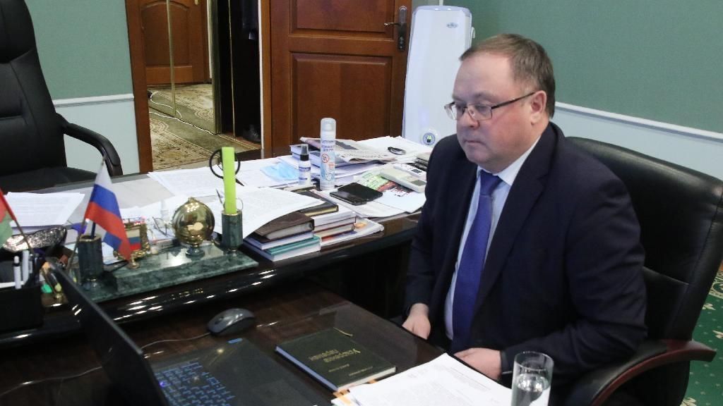 Председатель Липецкого облсовета Павел Путилин на заседании президиума Совета законодателей РФ Председатель Липецкого облсовета Павел Путилин на заседании президиума Совета законодателей РФ - РИА Новости, 1920, 18.12.2020