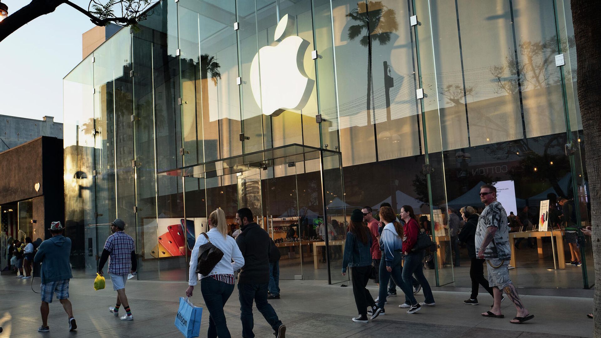 Магазин Apple в Санта-Монике, Калифорния - РИА Новости, 1920, 30.08.2021