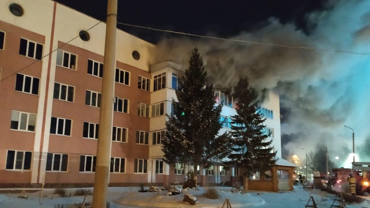 Пожар на станции переливания крови в Уфе Пожар на станции переливания крови в Уфе - РИА Новости, 1920, 21.12.2020