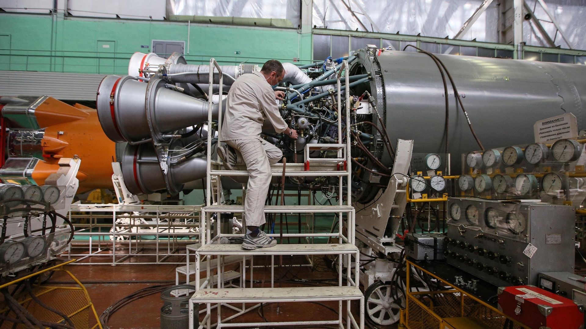 Сборка ракет-носителей Союз-2 в ракетно-космическом центре Прогресс в Самаре Сборка ракет-носителей Союз-2 в ракетно-космическом центре Прогресс в Самаре - РИА Новости, 1920, 25.01.2022