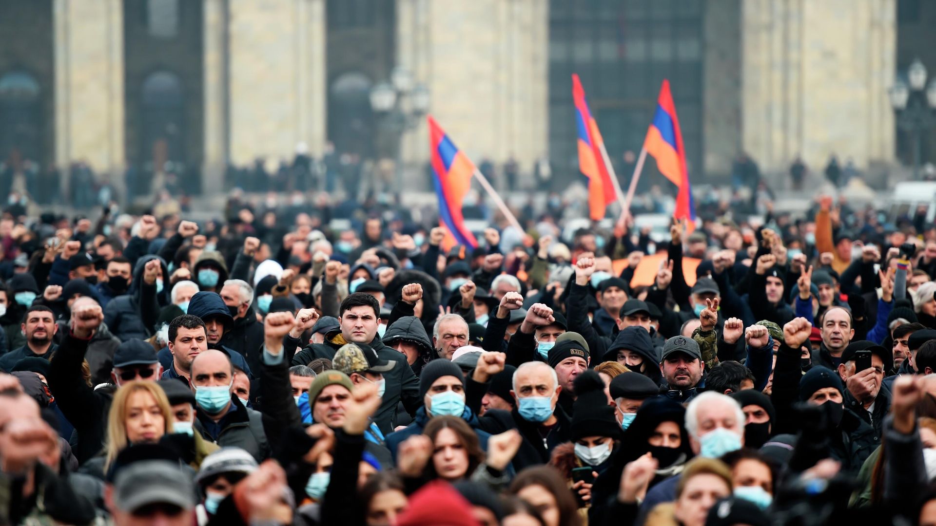 Противники премьер-министра Армении Никола Пашиняна проводят митинг на площади Республики в Ереване Противники премьер-министра Армении Никола Пашиняна проводят митинг на площади Республики в Ереване - РИА Новости, 1920, 23.12.2020