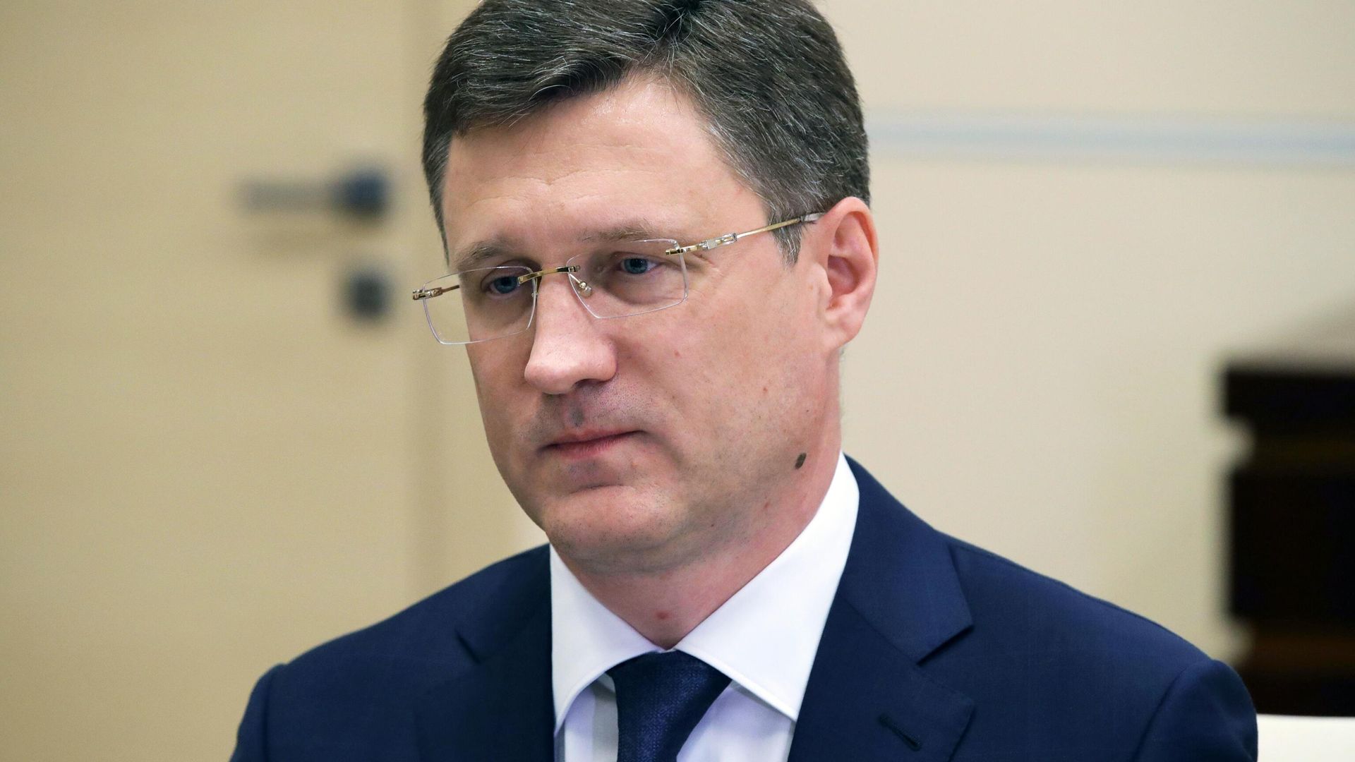Заместитель председателя правительства РФ Александр Новак во время встречи с президентом РФ Владимиром Путиным Заместитель председателя правительства РФ Александр Новак во время встречи с президентом РФ Владимиром Путиным - РИА Новости, 1920, 15.04.2021
